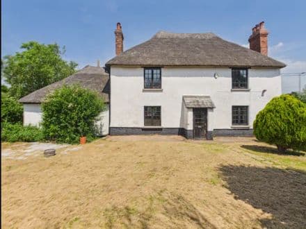 DETACHED HOUSE REQUIRING IMPROVEMENT IN VILLAGE LOCATION